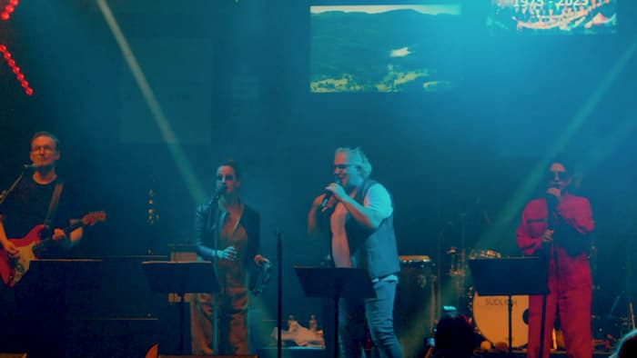 Thumbnail image für Let me entertain you